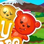 Dos osos de caramelo con expresiones traviesas frente a un paisaje con montañas y edificaciones de colores brillantes