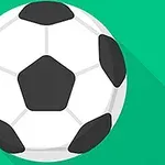 Balón de fútbol clásico en un fondo verde