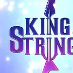 Texto King of Strings en letras moradas con una guitarra estilizada de fondo sobre un brillo azul