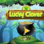 Caldero negro lleno de monedas doradas con un trébol verde, rodeado de árboles en un bosque