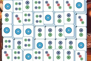 Fichas rectangulares con círculos de colores azul, verde y rojo organizadas en varias filas y columnas