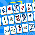 Fichas de Mahjong con símbolos chinos y patrones circulares sobre un fondo azul