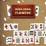 Fichas de Mahjong con diseños florales y símbolos diversos sobre un fondo colorido rodeado de pétalos de flores