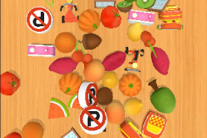 Frutas, verduras, letreros de no estacionarse, extintores y otros objetos coloridos sobre una superficie de madera