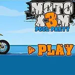 Motorista con casco en motocicleta sobre fondo azul con texto destacado y botón de Play