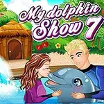 Dos personas junto a un delfín en una piscina, con un fondo de cabaña y árboles tropicales