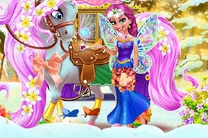 Hada con alas brillantes junto a un caballo con crin rosa decorado con flores, y un carruaje de fondo en un paisaje nevado