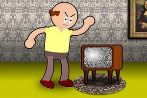 Hombre enojado con camiseta amarilla, alzando el puño frente a una televisión con estática en una habitación con papel tapiz y un cuadro al fondo
