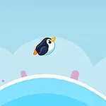 Pingüino volando sobre un paisaje con colinas azules y cielo claro
