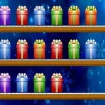 Varios estantes con filas de coloridos regalos envueltos, sobre un fondo azul con copos de nieve