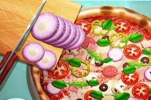 Pizza con ingredientes frescos incluyendo rodajas de cebolla, tomate, champiñones, hojas verdes, y una tabla de cortar con más rodajas de cebolla al lado