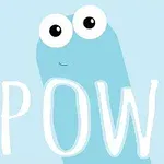Personaje azul con ojos grandes sonriente y el texto POW en letras blancas
