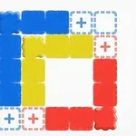 Cuadrado formado por piezas de colores azul, amarillo y rojo con símbolos de suma en el borde