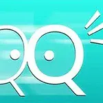 Dos letras Q blancas con puntos en su interior sobre un fondo azul claro con líneas horizontales