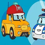 Dos autos de dibujos animados, uno amarillo con casco rojo y el otro azul con sirena, sobre un fondo azul