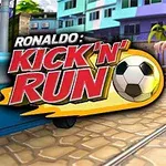 Un personaje corriendo por una calle pavimentada con un balón de fútbol mientras lleva puesta ropa deportiva, con coloridos edificios al fondo