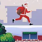 Santa Claus llevando un saco corre por los tejados decorados con luces navideñas en una ciudad nevada