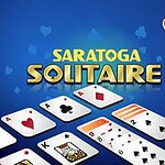 Cartas de naipes frente a un fondo azul con símbolos de corazones, picas, tréboles y diamantes, y el texto Saratoga Solitaire