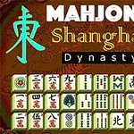 Diseño de juego de Mahjong con fichas tradicionales y texto que dice Mahjong Shanghai Dynasty en un fondo decorativo