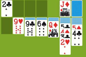 Carta de dos de tréboles en una pantalla de juego de cartas digital sobre un fondo verde