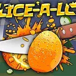 Cuchillo cortando una naranja con el título SLICE-A-LOT en letras amarillas vibrantes y fondo colorido