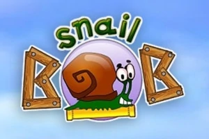 Caracol animado con caparazón marrón y ojos grandes, rodeado de letras de madera en un fondo azul