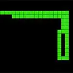 Serpiente verde pixelada en movimiento en una pantalla negra con un punto rojo