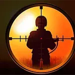 Silueta de un soldado en la mira de un visor con un fondo de atardecer anaranjado