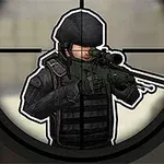 Un soldado equipado con casco y chaleco antibalas es visto a través de la mira de un rifle de francotirador