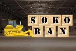 Un bulldozer amarillo empuja cajas de madera que forman la palabra SOKOBAN en un almacén
