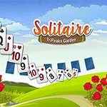 Cartas de póker flotando en un entorno de jardín con rosas rojas y cielo azul