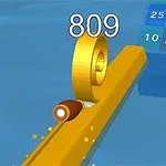 Una pista amarilla flotante sobre agua con un anillo dorado y un número 809, junto a un cubo azul con números visibles