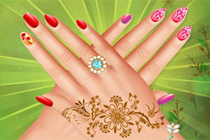 Manos cruzadas con uñas decoradas de colores brillantes y un diseño de henna en la piel sobre un fondo verde