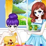 Dos mujeres en un café, una de cabello lila disfrutando un postre y otra de cabello rojo sirviendo bebidas, con un paisaje de montaña visible por la ventana
