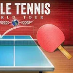 Mesa de tenis de mesa con raquetas azul y roja, sobre un fondo de pared roja con texto en la parte superior