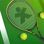 Raqueta de tenis con pelotas sobre fondo verde