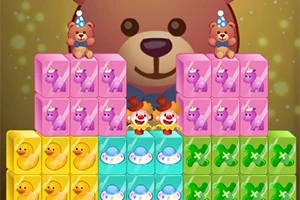 Bloques de colores con juguetes pequeños y un gran oso de fondo decorado en un estilo festivo