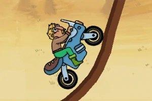 Un personaje rubio montando una motocicleta azul sube una pendiente empinada en un entorno desértico