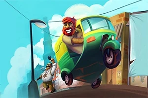 Un hombre con barba roja sonríe mientras maneja un mototaxi verde y amarillo de forma dinámica, mientras otra persona le observa desde la acera