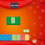 Interfaz de juego con cartas de colores en una mesa virtual y puntuaciones en las esquinas