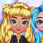 Dos personajes animados con cabello rubio y azul, usando gafas grandes, posan juntas en un ambiente invernal