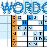 Tablero de juego en cuadrícula con letras y algunas casillas resaltadas en azul y naranja