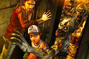 Dos personas intentan cerrar una puerta mientras varios zombis intentan entrar